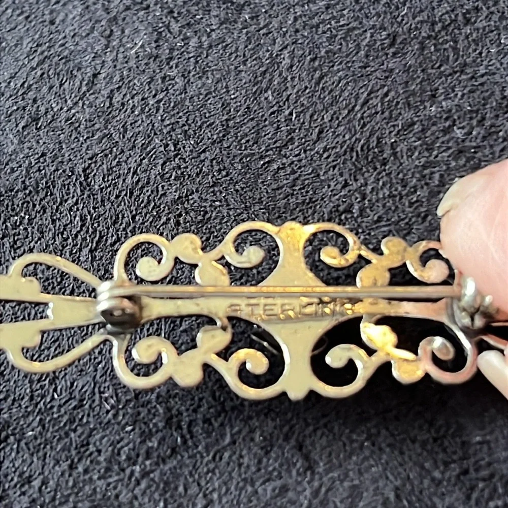 Vintage Beau Sterling Silver brooch